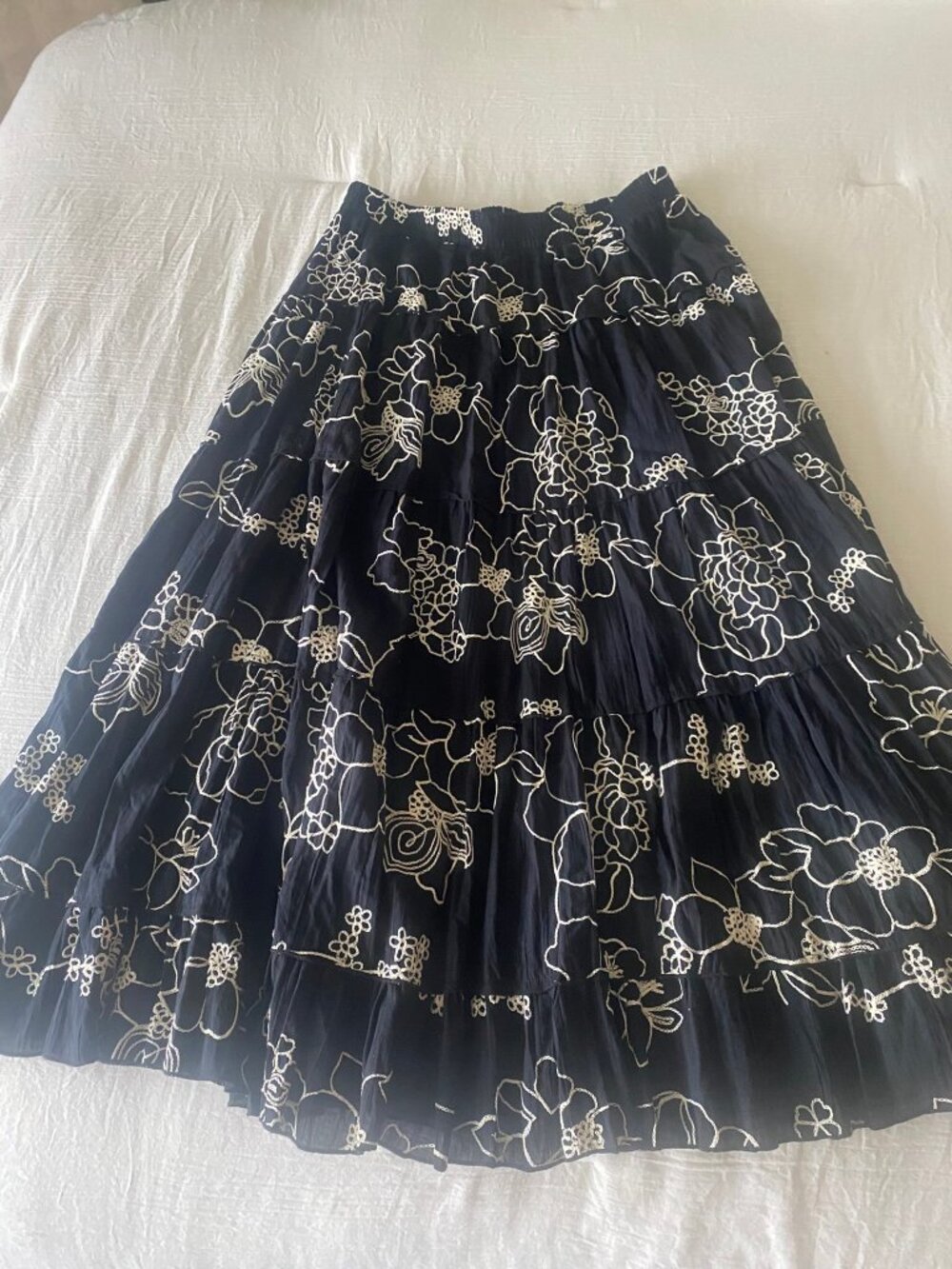 Coldwater Creek Moonlight Embroidered Skirt size Medium